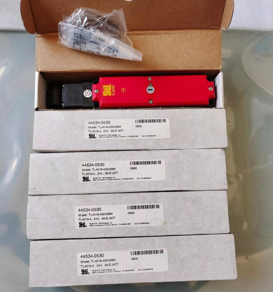 1pc NEW STI TL4019-40242SM Safety Switch #V7X4 CH