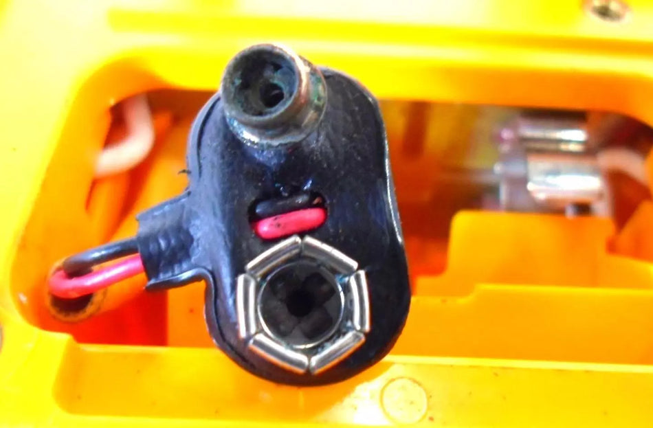 Fluke 27 Multimeter with Advanced Testing Capabilities