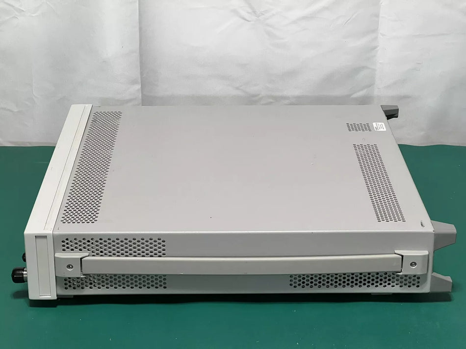 Keysight N5182B-099-430-506-656-657-UNT-UNW-UNY-UNZ, Vector Signal Generator