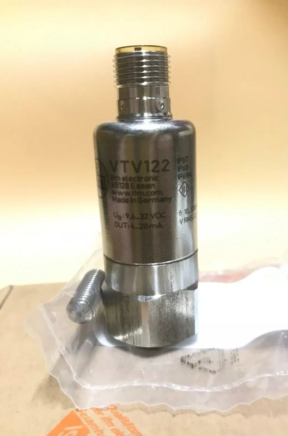 1 PC NEW IFM VTV122 Vibration Sensor By DHL/ EMS#B15T CL