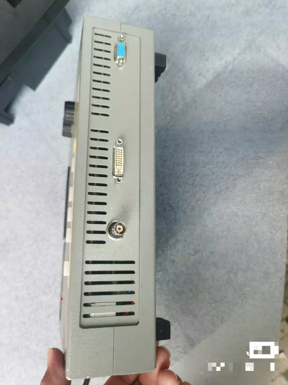 1pc used QuantumDATA MODEL 802R 400MHZ Video TEST GENERATOR bad