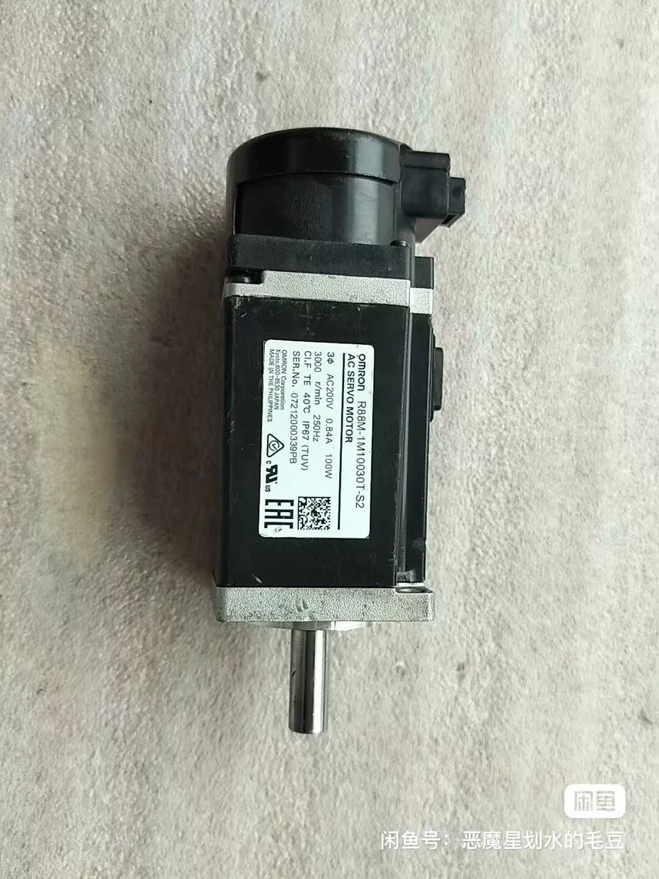 1PC USED R88M-1M10030T-S2 servo motor