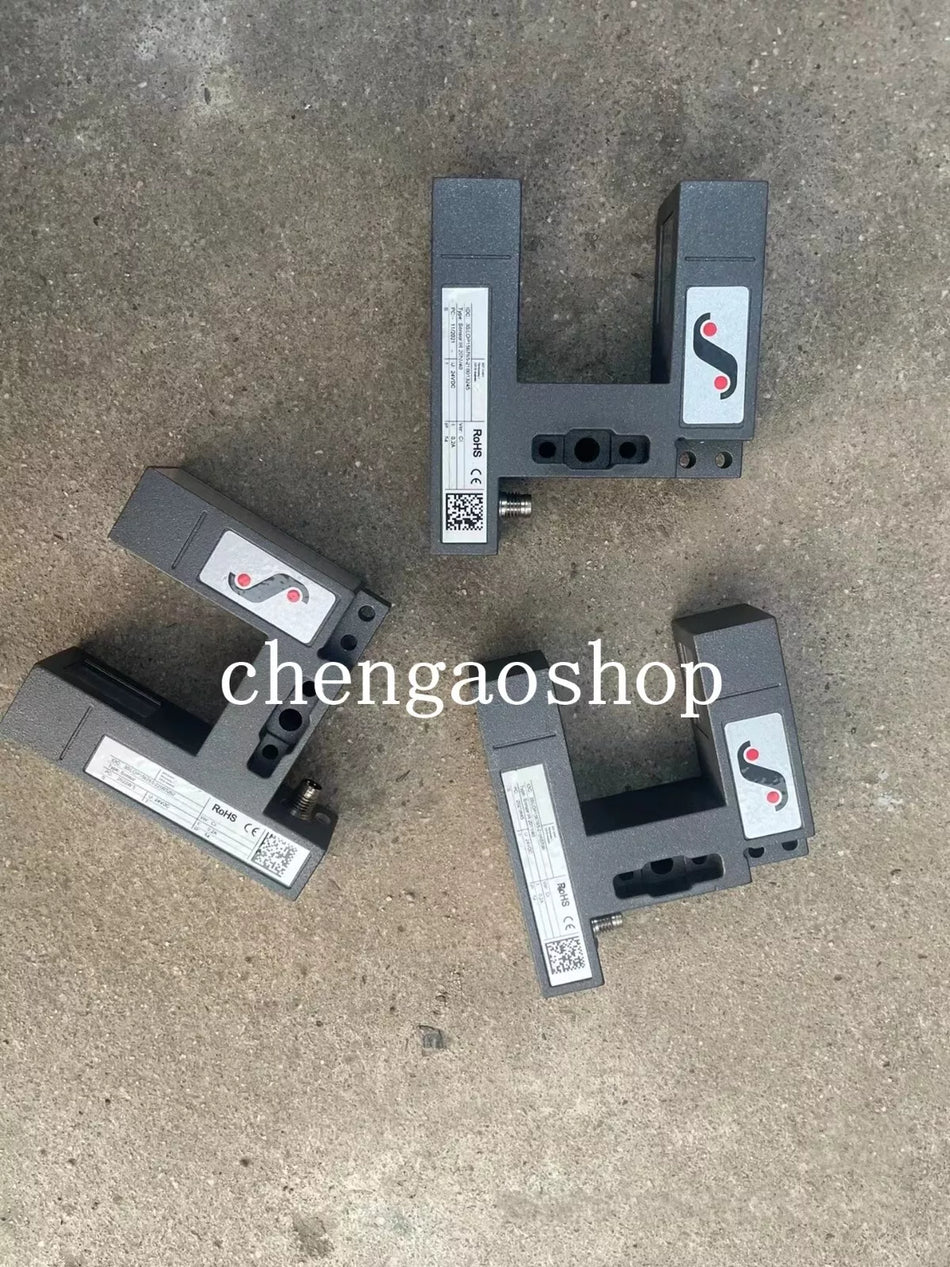 1PCS Used BST IR2011/40 Sensor by Fedex or DHL #N9799 YF