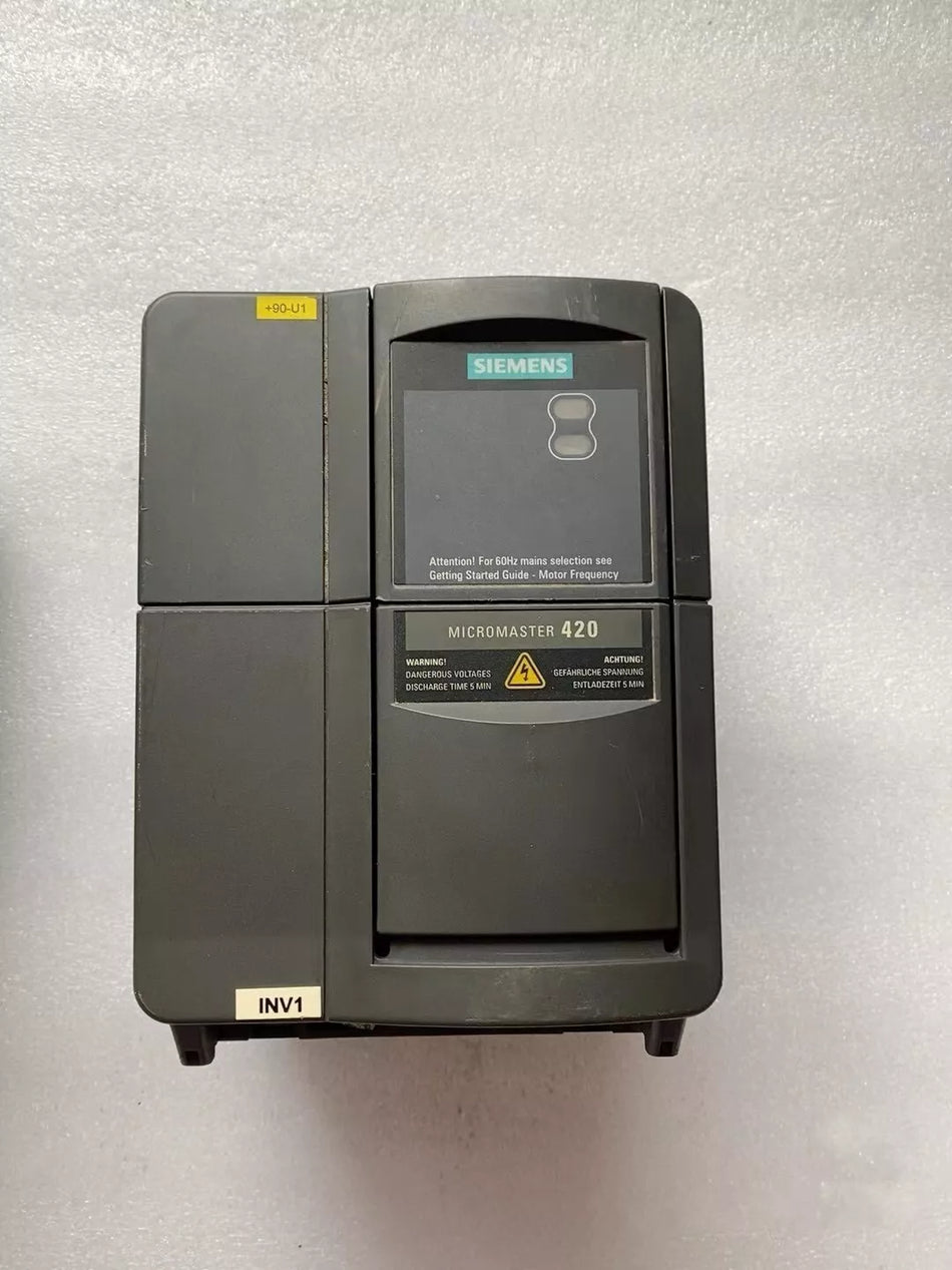 1PC USED 6SE6440-2UD24-0BA1 frequency converter () #N1545 YF