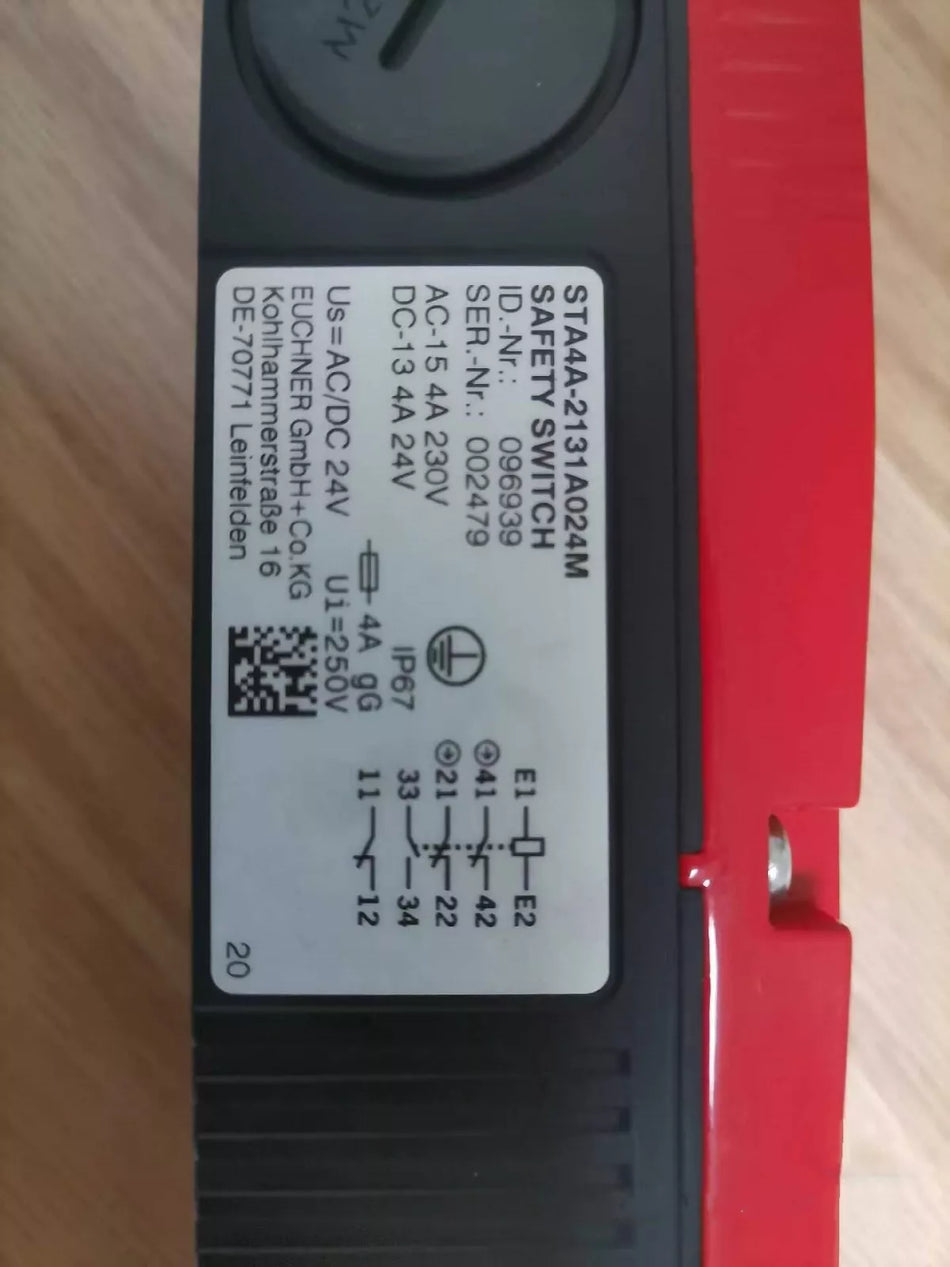 1PC NEW STA4A-2131A024M safety door lock #N3815 YF