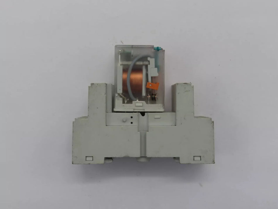 ABB CR-M024DC4 Pluggable Interface Relay with CR-M4SS Socket 7A 250V