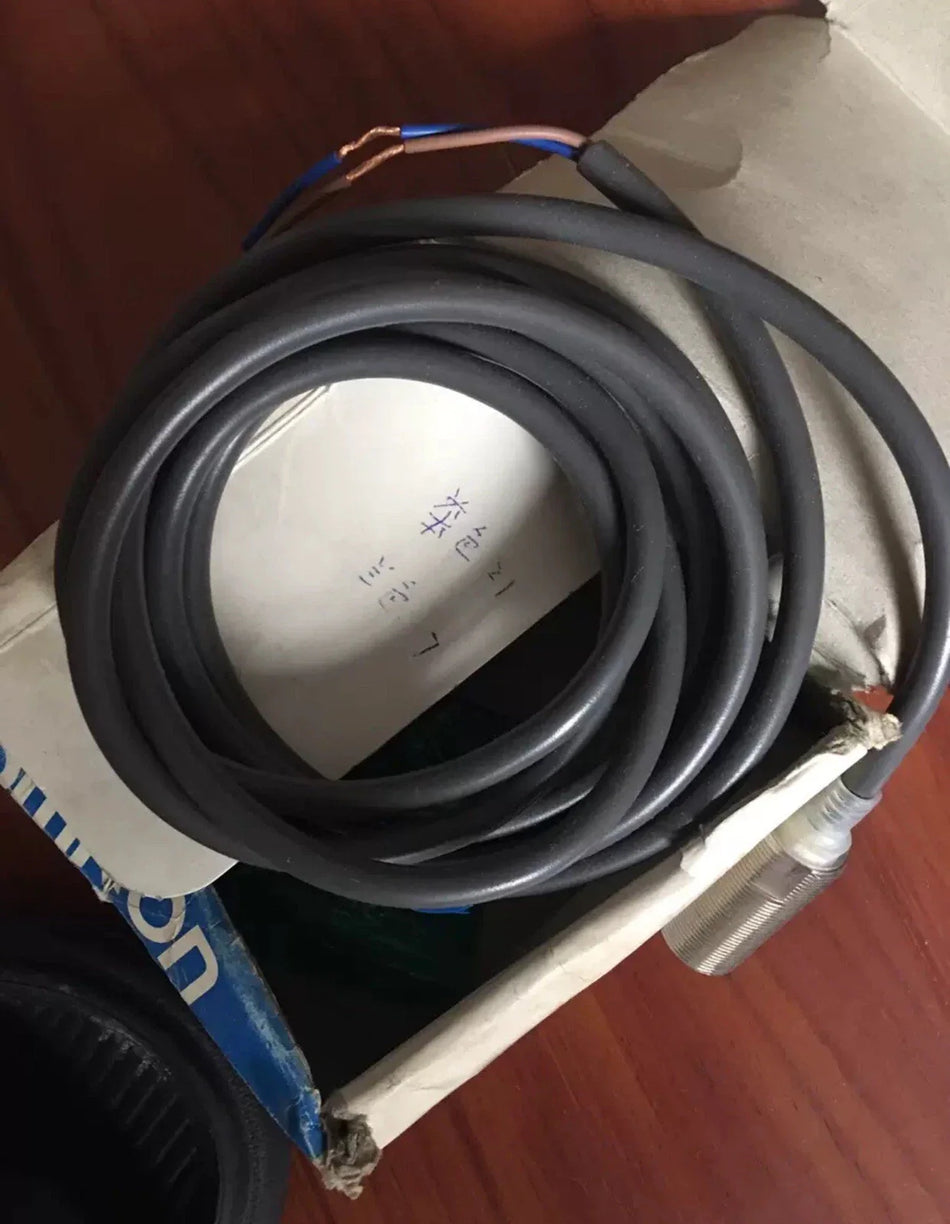 E2E-X5Y1 High-Sensitivity Inductive Proximity Sensor