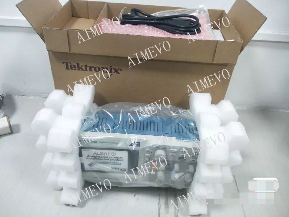 1pcs Tektronix TBS1052B Digital Oscilloscope 50mhz 1gs/s Contains 2 probes NEW