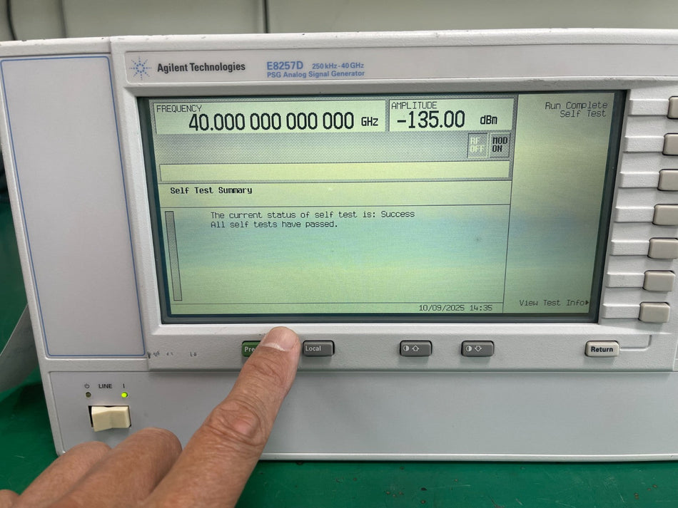 Agilent E8257D PSG Analog Signal Generator 250KHz-40GHz