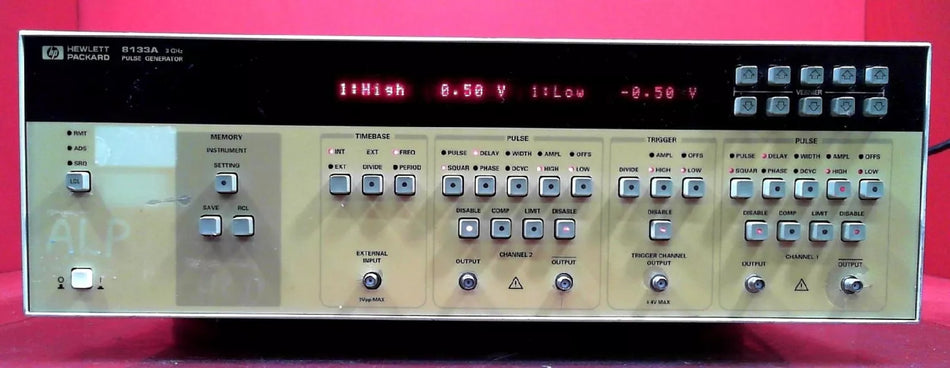 HP - Agilent - Keysight 8133A-001-003 High-Speed Pulse Generator, 33MHz to 3GHz,