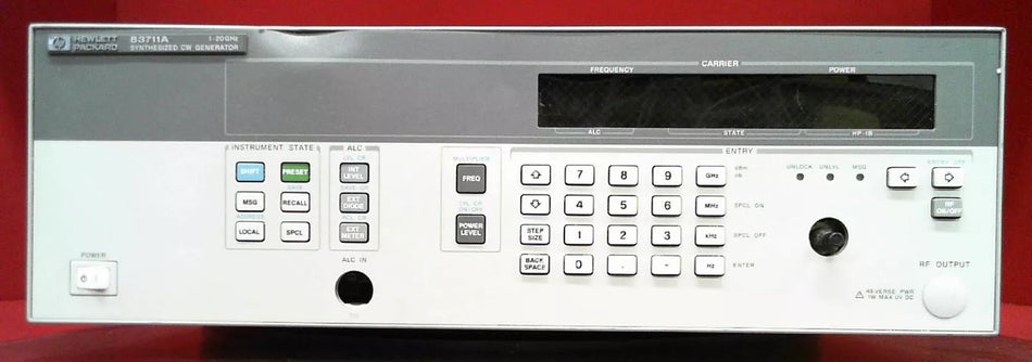 HP Agilent 83711A 3429A00432 Synthesized Generator 1-20GHz