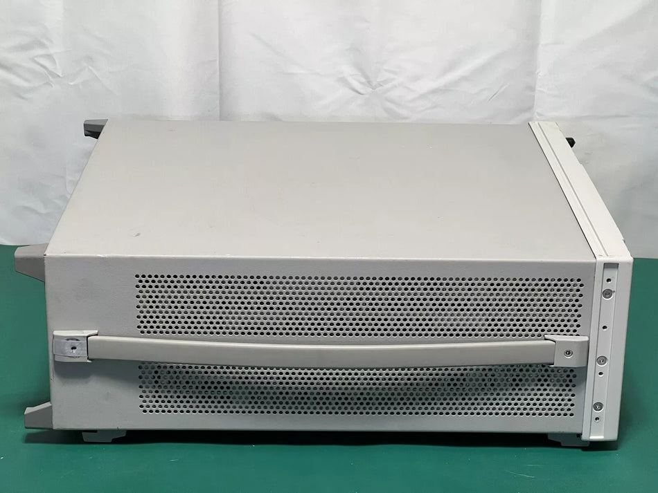 Agilent E8257D PSG Microwave Analog Signal Generator, 1E1 1EA 520 UNR