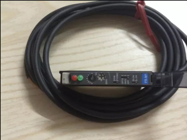 KEYENCE FS-M1 Digital Fiber Optic Amplifier Sensor Cable