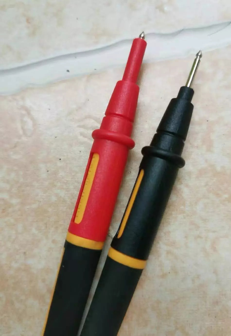 1PC Only !Fluke TL175 TwistGuard Unique Multimeter & Clampmeter Test Lead Set