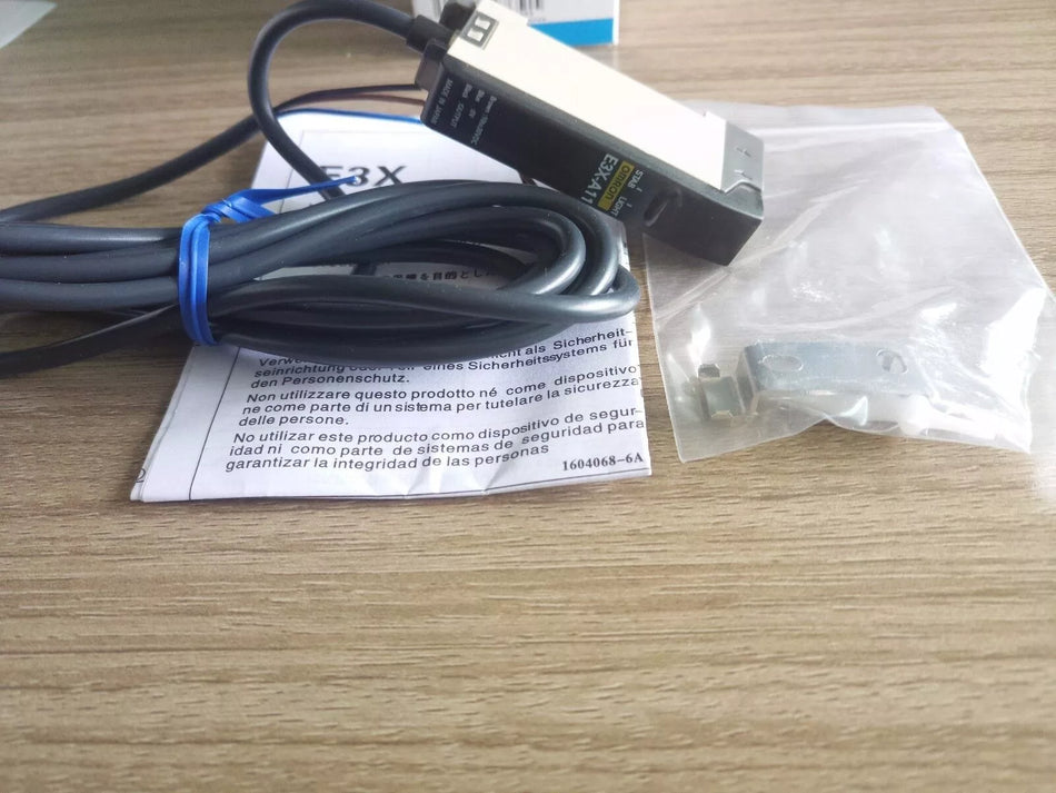 Omron E3X-A11 Photoelectric Senser Switch