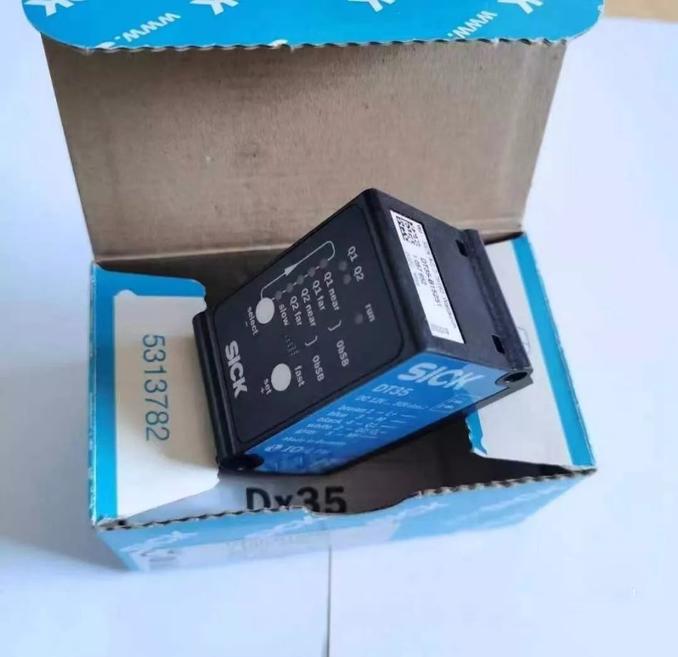1PC New and original SICK DT35-B15251 1057652 sensor #N2384 YF
