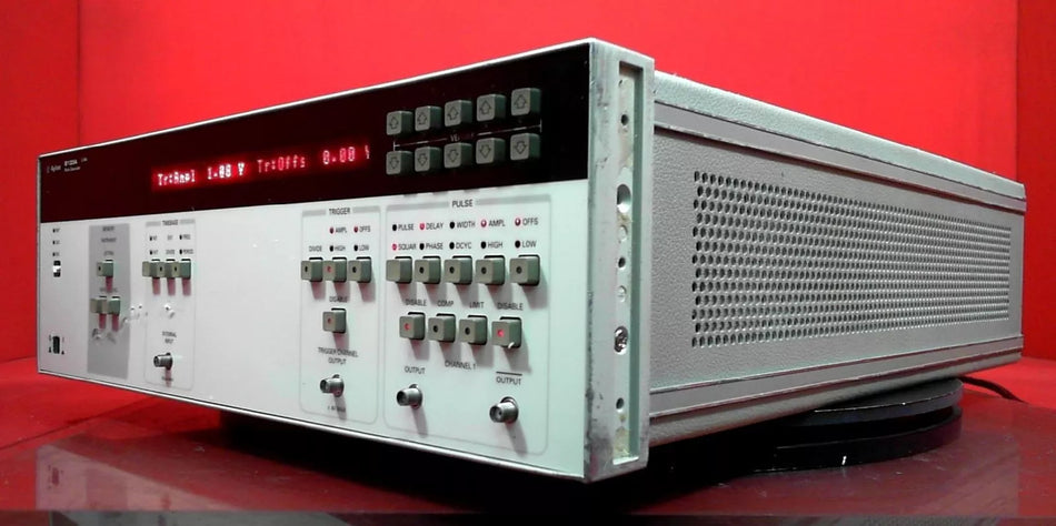 Agilent/Keysight 8133A DE33500612 High-Speed Pulse Generator, 33MHz to 3GHz,