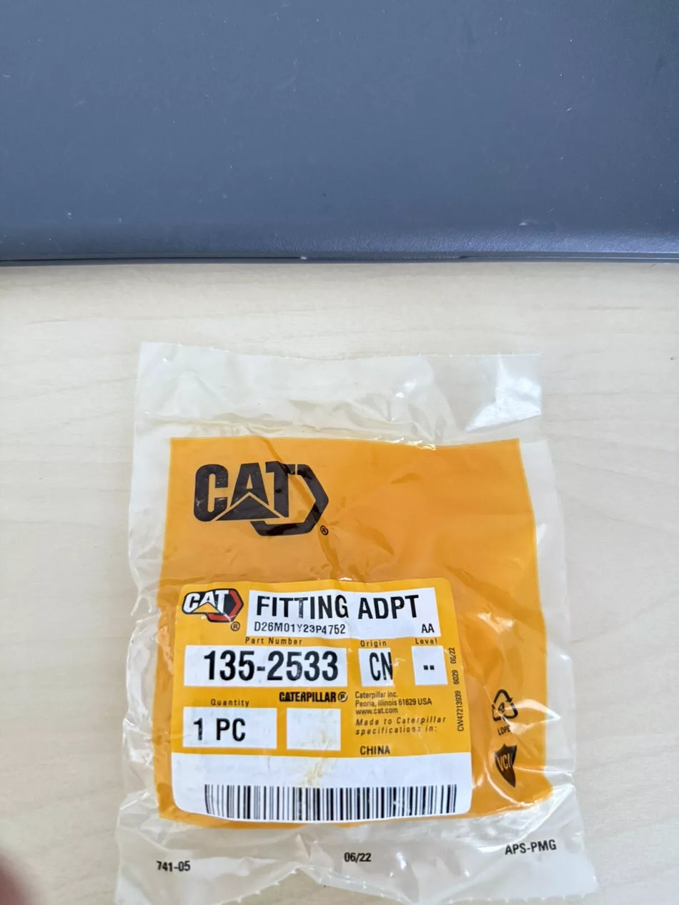 CAT 135-2533 Fitting Adapt (NEE Sealed) Genuine OEM