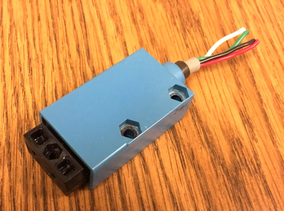Honeywell FE7C-FRC6-M Micro Switch Fiber Optic Photoelectric Sensor