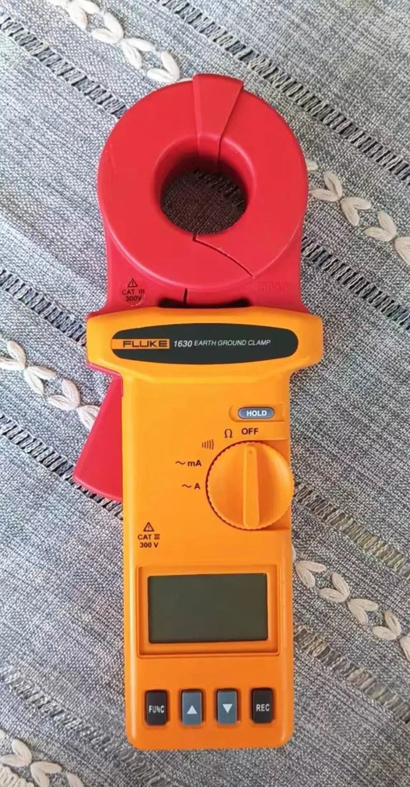 Fluke 1630 Ground Resistance Meter for Accurate Electrical System Testing