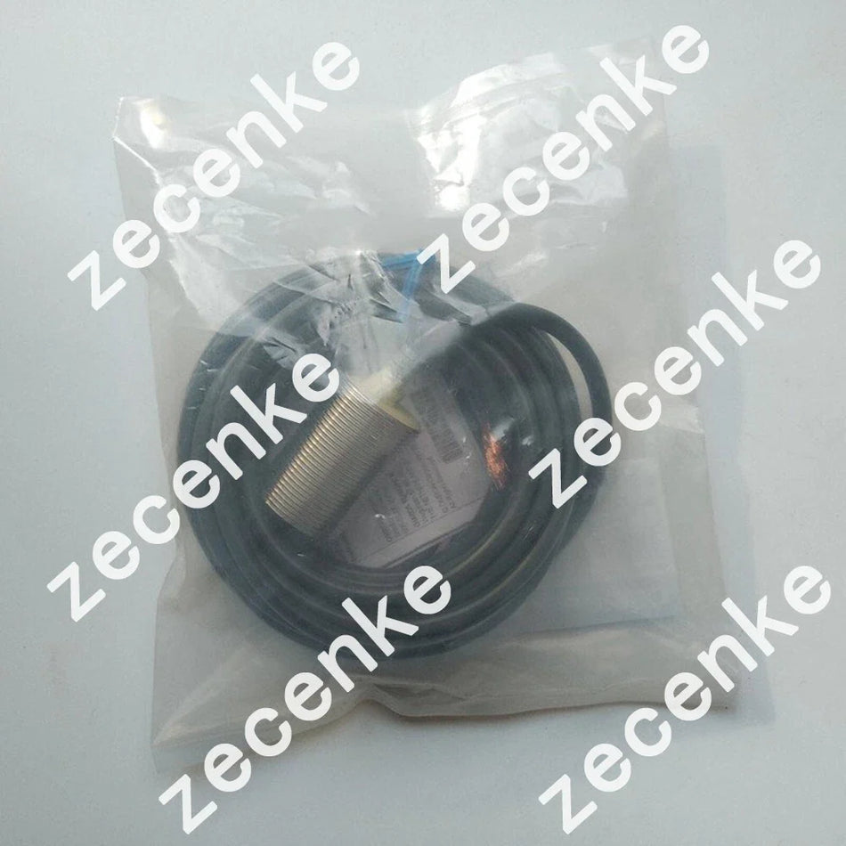 Omron E2EZ-X8D1-N Proximity Switch E2EZX8D1N - 1PC New in Box