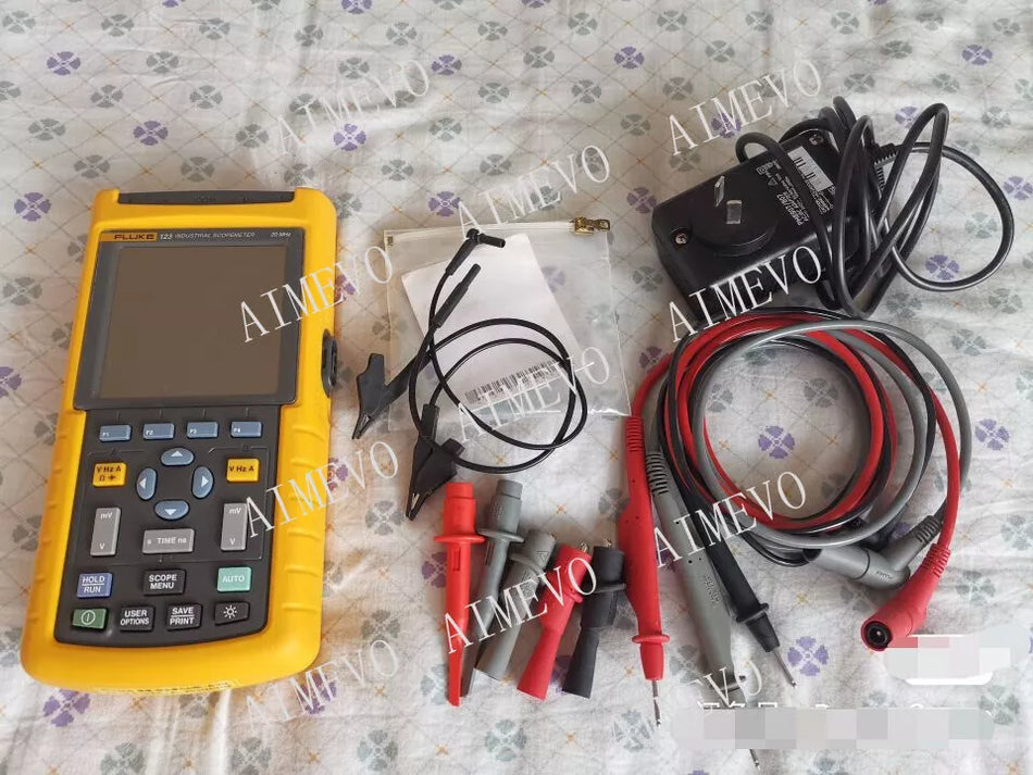 FLUKE 123 INDUSTRIAL SCOPEMETER 20MHz HANDHELD OSCILLOSCOPE fluke123