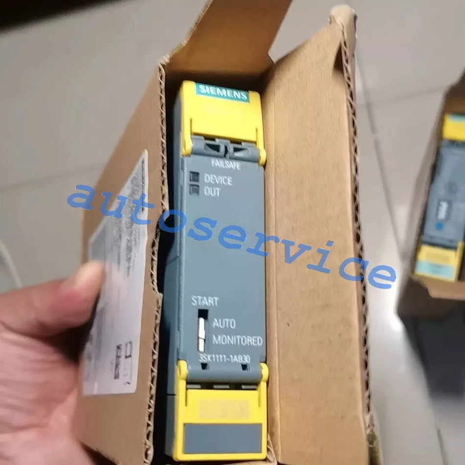 NEW SIEMENS SIRIUS Safety Relay 3SK1111-1AB30