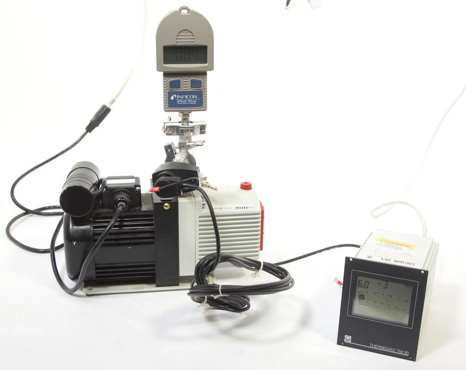 Leybold Vakuum / Vacuum Thermovac TM20 D-50968 Gauge Controller w TR211 Sensor