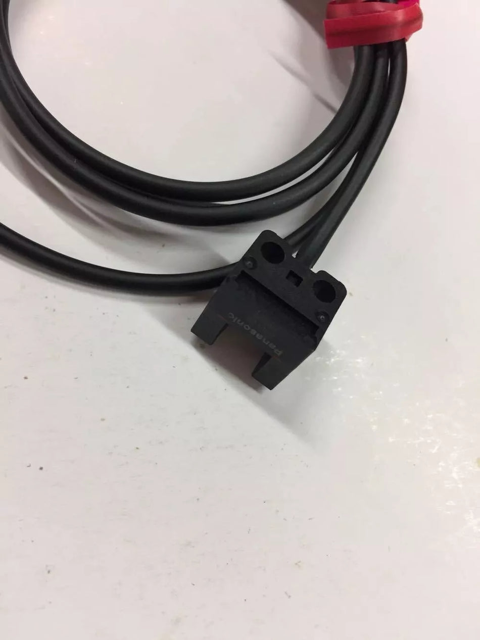 Panasonic SUNX PM-U25 Photoelectric Sensor for Precision Sensing