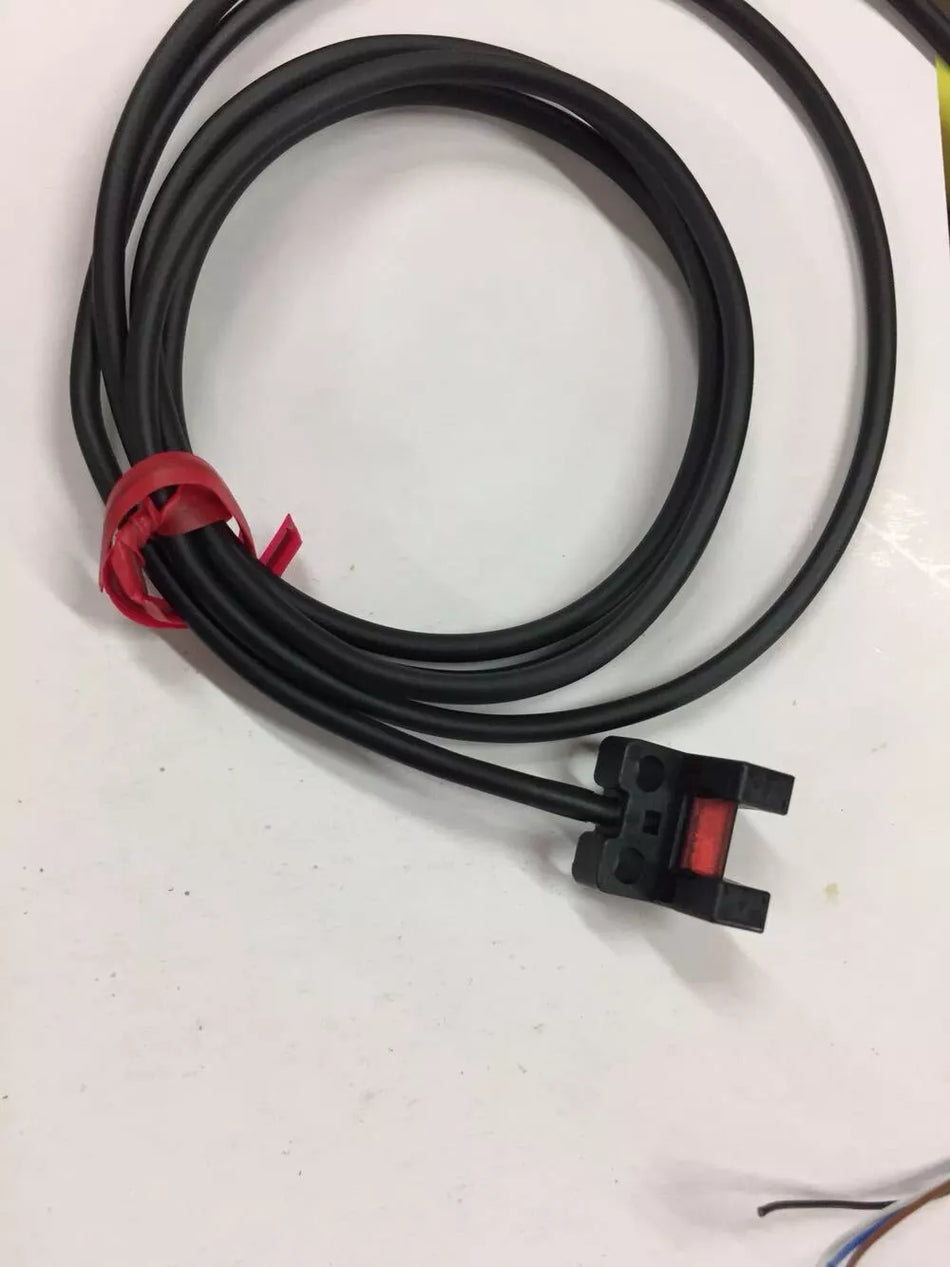 Panasonic SUNX PM-U25 Photoelectric Sensor for Precision Sensing