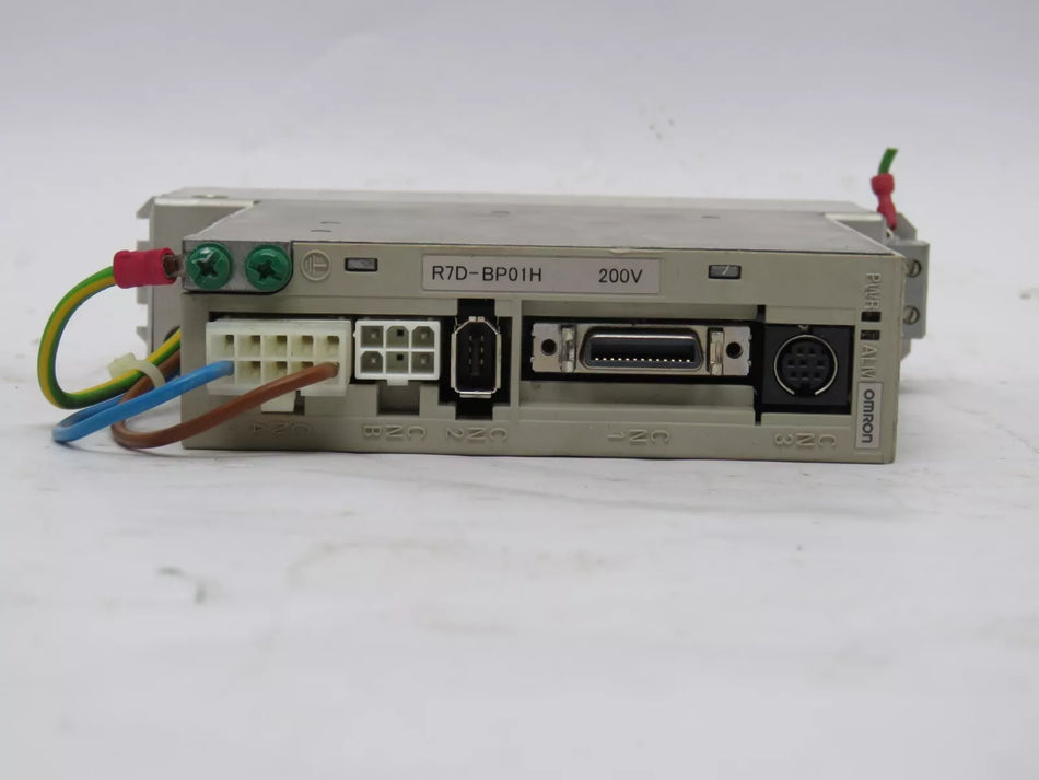OMRON R7D-BP01H AC Servo Drive 100W 50/60HZ