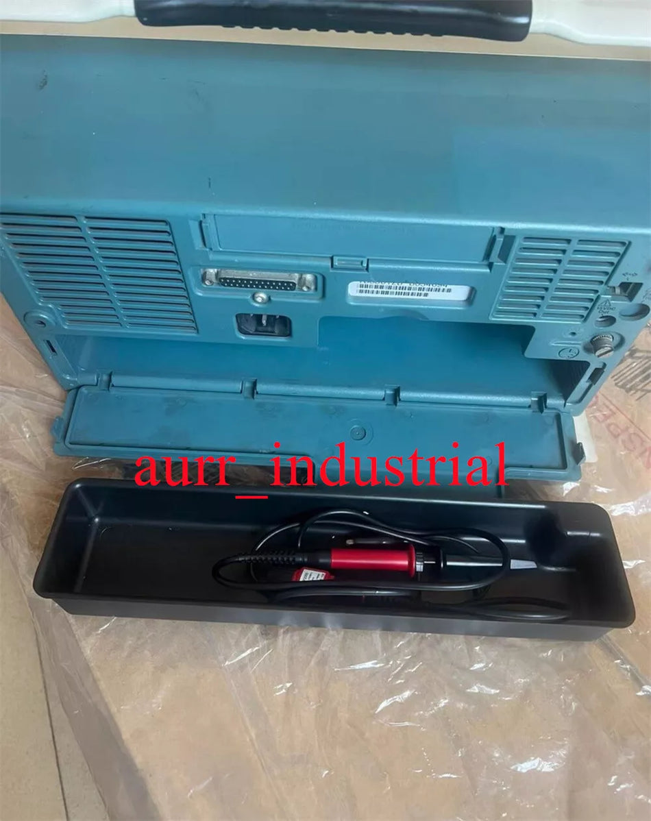 1 second-hand TDS3012B digital fluorescence oscilloscope produced by FedEx or DH