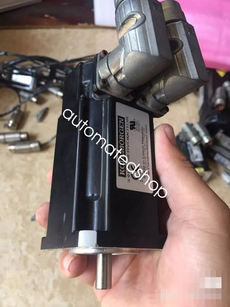 1pc USED AKM22E-ANBNR-00 servo motor