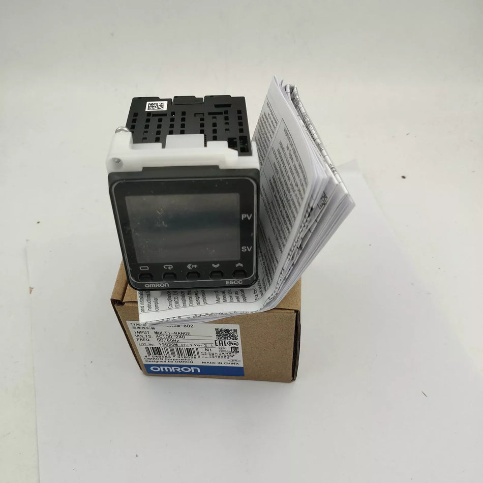 OMRON E5CC-RX2ASM-802 Temperature Controller in Box