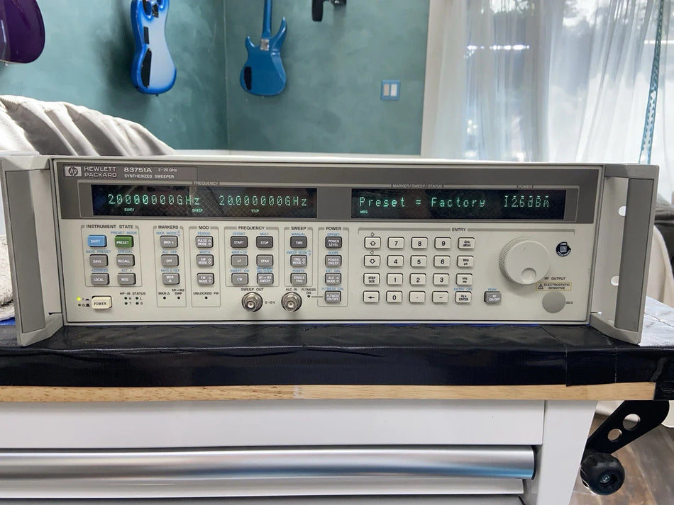 HP 83731A 2-20GHz Synthesized Sweep/CW Signal Generator CAL'd with Option 1E4 1E5